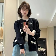 투니스 여성 트렌디 루즈핏 배색 숏 니트 가디건