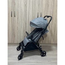 Jolly Matrix 自動收折嬰兒手推車, 淺灰黑把手