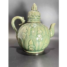 宋 高麗瓷 手工雕刻 花瓣紋 茶壺 酒壺 高24釐米 直徑22釐米, 如圖所示
