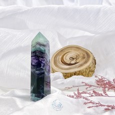 ₍мσσи_нασ ᙏ̤̫͚ 紫綠螢石柱 綠青 菫 墨紅 綵帶飛舞感 帶彩虹光 黃50, 1個