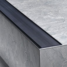 樓梯防滑貼條 自粘樓梯防滑條 幼稚園 學校 工廠 台階 PVC踏步貼 斜坡道 地面 自粘防滑條 收納大師, 1個, 樓梯防滑貼條(黑色 5CM*5M)1捲