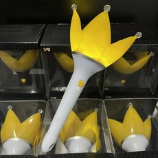 BIGBANG 官方正品 四代皇冠 GD 權志龍 TOP VIP 官方手燈 演唱會應援, 白色「官方正品」帶聲控 送小卡片電池