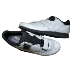 捷安特 GIANT PRIME 寬楦 非卡式硬底鞋 Boa旋鈕 (噴砂淺灰), 淺灰, 270 mm