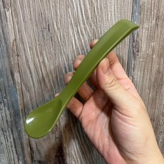 副食品用矽膠湯匙(長) - 柔軟矽膠、加長設計、耐高溫消毒, 1個, 橄欖綠(亮面湯匙面)