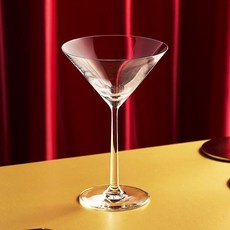 LUCARIS 馬丁尼杯, 詳見包裝