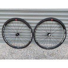 Fulcrum Racing 900 DB 貫通軸 碟煞輪組, 1個, 無內外胎