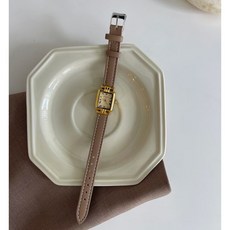 小眾品牌 輕奢手錶 高級法式經典 ins風 大牌方形手錶 女簡約 學生上班手錶 羅馬復古金色手錶 女錶手鍊