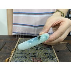 御古齋 天然A貨翡翠冰沁飄花綠手鐲 玉鐲 避邪平安 細膩潤澤 透光 種水佳 附盒, 1個