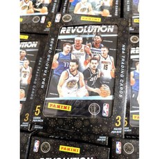 安心卡舖 全新卡盒 2023-24 Revolution Basketball Winter Tin 快速寄件, 1個
