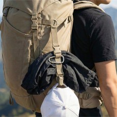 다용도 버클 스트랩 겉옷보관 행잉 등산 백팩 캐리어 물병 모자걸이, 1개, 카키베이지