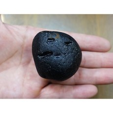 RIZALITE 能量礦石 菲律賓隕石 重130克 泰國隕石 黑隕石 玻璃隕石 雷公墨 衝擊玻璃