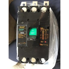 Fuji Electric 富士 EA403B 3P 無熔絲開關, 1個