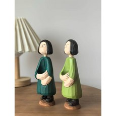 純手工木雕 治癒系小女孩擺件 實木閉眼捧花裝飾 高約15cm, 如圖所示, 1個