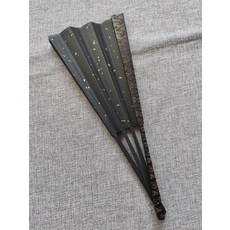 9.5寸黑玉竹雕刻祥雲雙面灑金摺扇, 如圖所示, 1個