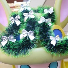 【熱銷Top1-限時下殺】 聖誕節裝飾彩條【可開】藤條 裝飾燈串 雪花毛條 彩條彩帶拉花 聖誕樹掛飾 櫥窗場景佈置 晚會, 墨綠綠邊+銀色12蝴蝶結【帶燈/2米長】, 1個