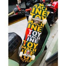 組裝專業雙翹滑板 dbh 沸點 男女學生初學者 看支架有沒有鋼印主釘是不是空心 支架沒有鋼印主釘不是空心是玩具板, 如圖所示, 1個