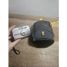 후지필름 파인픽스 2650 2MP CCD 센서 디지털 컴팩트 카메라 (실버 색상 가방 포함)