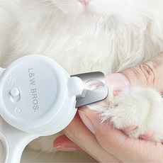 웰스타 고양이 발톱깎이 LED 라이트 조명 다보여 혈관보호, 1개, 화이트