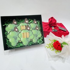 Lovely Farm 精品零用錢禮物 + 包袱巾 + 流蘇 + 香皂康乃馨單支花束組, 麝香葡萄 + 紅色, 1個