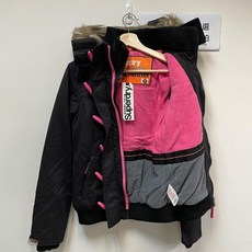Superdry Windbomber 極度乾燥 外套 黑桃紅 牛角扣, 1個