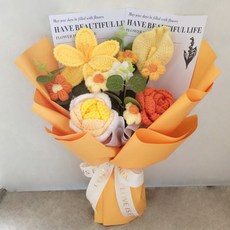 針織花束馬蹄蓮手工鉤織毛線花愛心紅玫瑰永生花束, 黃馬蹄蓮花束:如圖所示