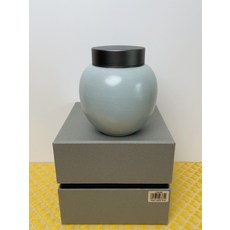 臺灣豐子汝窯圓福茶葉罐 旋轉蓋子 容量530毫升 附證書手提袋, 如圖所示, 1個