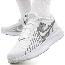 나이키 남성 로드 러닝화 메쉬 쿠션 운동화 달리기 워킹 조깅화 러닝머신 트레드밀 트레이닝화 운동 헬스장 신발 데일리 스니커즈