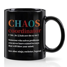Cabtnca 카오스 코디네이터 머그 남성용 크리스마스 선물 관리 보조 보스 매니저 직원 아빠 325ml(11온스) 재미있는 커피 머그 도자기 블랙 카오스 코디네이터 컵