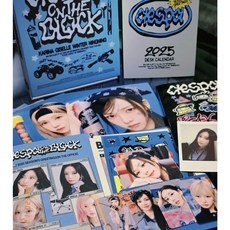 Aespa 2025年官方台歷禮盒套裝，隨機贈送偶像特典卡，韓流應援必備周邊, 1個, 25臺歷全新未拆十AM特典卡一套