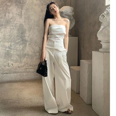 時尚減齡抹胸上衣配高腰闊腿褲兩件套，2025夏季新款時尚設計感套裝，展現優雅曲線與自信魅力