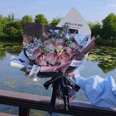 香皂花束 玫瑰花束 畢業花束 乾燥花束, 甜心奶泡+禮物袋