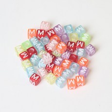 브롤리 알파벳 사각형 투명 비드 단일 문자 DIY 보석 액세서리 우정 팔찌 목걸이 재료, 6x6mm 사각 편지 구슬 50pcs / pack 구멍, 알파벳 M