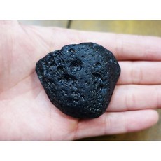 RIZALITE Tektite 菲律賓隕石 93克 黑隕石 玻璃隕石 雷公墨 衝擊玻璃
