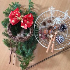 極度花躁 聖誕節花圈手作材料包，含藤圈、松果、諾貝松等，DIY聖誕吊飾，打造獨一無二的節慶裝飾, 花圈材料包, 1個