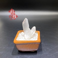 《彩雅寶石精品 》白水晶柱簇 淨化消磁晶簇盆 淨化空間能量 帶來和諧與平衡 提升生活品質與心靈平靜, 1個, 白色