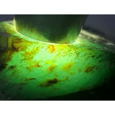 【七彩翡翠】危料 瓜料 瓜地馬拉 脫砂 發黑 原石 賭 冰種 牌子 戒面 台灣出貨 242g, 1個