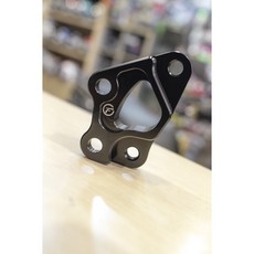 六代勁戰 勁戰六代 CNC 對四卡鉗座 BREMBO 40MM孔距適用 不卡線 單插銷 煞車皮, 1個, 卡座一個,無加購任何螺絲