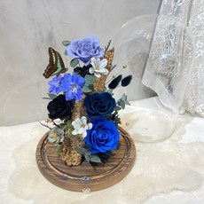 藍色系永生花玻璃罩擺飾，蝴蝶裝飾暖光燈木質底座，精緻花藝禮品, 藍色
