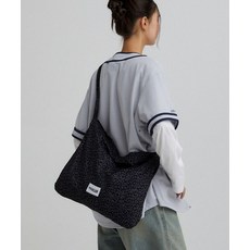 [마크니] LEOPARD SUEDE ECO CROSS BAG BLACK