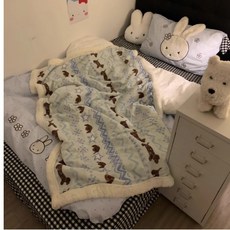 닥스훈트 대형 이불 귀여운 이불 담요 친구선물 학교 담요 회사 담요 추천 대형담요 회사원 선물 자취방선물 추천 2가지 사이즈 대형 담요 무릎담요
