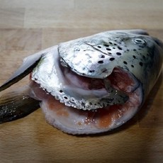 연어 머리 1팩 연어대가리 연어머리조림 매운탕 구이 손질 냉동