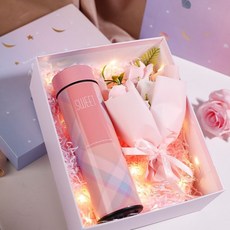 圍巾杯子禮盒 生日禮物 聖誕節禮盒 情侶禮物 閨蜜禮物 學生禮物 保溫杯 圍巾 實用禮物, 保溫杯+花+拉菲草+禮盒+燈帶, 1個