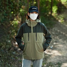 女生衝鋒衣外套 防風薄 防水機能 大碼連帽運動 保暖