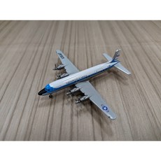 Herpa U.S. Air Force Douglas VC-118A 模型, 1個