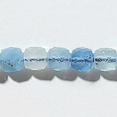 【杰鴻】海藍寶切角度正方粒4-5MM寶石珠珠DIY手工材料，手工飾品配件，正方晶體，色彩清新，提升作品質感, 1個, 4mm