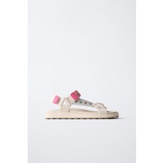 국내배송 자라 ZARA 비즈 하이테크 샌들 - 크림 화이트 989381