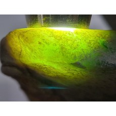 七彩翡翠 危料瓜地馬拉脫砂發黑原石 305克 冰種牌子戒面料, 1個