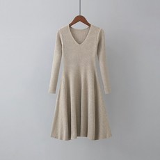 ROYALBELLE 여성 단색 세로골지 A라인 브이넥 긴팔 플레어 슬림핏 미디 니트 원피스 M0092507