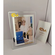CAA 劉雨昕 簽名照 證書 禮盒裝 收藏級, 1, 樣式