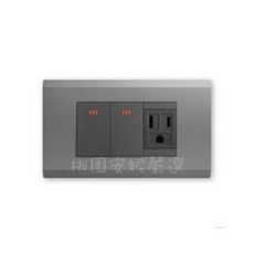 JYE中一 月光烤漆款 2開關1接地插座, 1個